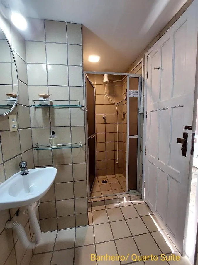 Quarto em Acomodações Particulares Suite E Quartos -1 Suite Com Banheiro Privativo - 2 Quartos Triplos - Banheiro Social Recife