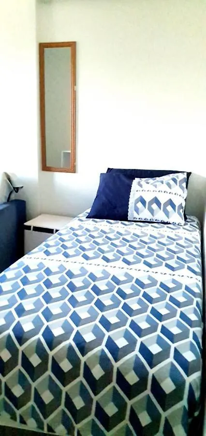 Suite E Quartos -1 Suite Com Banheiro Privativo - 2 Quartos Triplos - Banheiro Social Recife 0*,